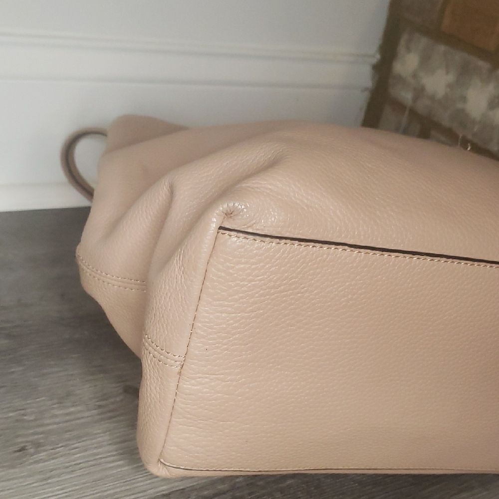 Vince Camuto Tan Leather Tote Bag - Picture 7 of 16